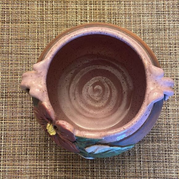 Vintage Signed Old Patagonia 1989 Crock Vase Pottery w/ Applied Flowers Leaves - Picture 8 of 12